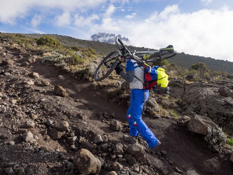 Ascensión del Kilimanjaro en Bicicleta